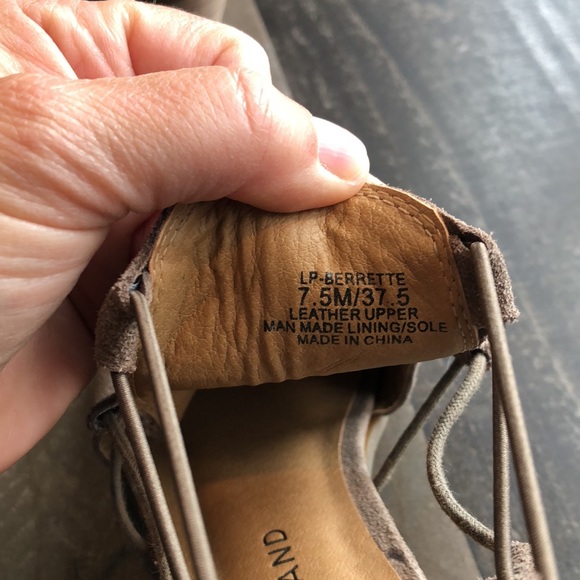 Lucky brand pull on suede stacked heels - Picture 7 of 11
